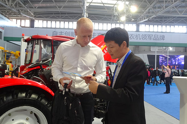 Dongfeng Agricultural Machinery wonderful debut in 2015 China International Agricultural Machinery Exhibition