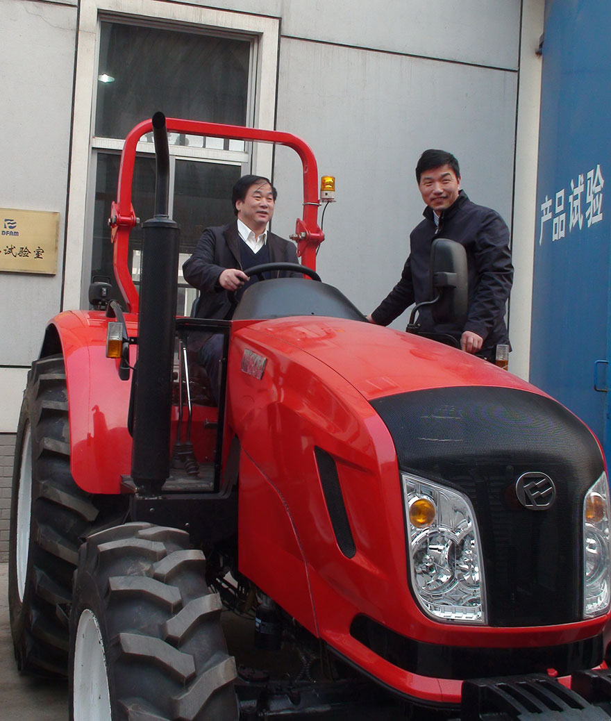 March 5, 2011 Secretary, Ministry of Agriculture, Mechanization Kam Yiu were driving a tractor Dongfeng
